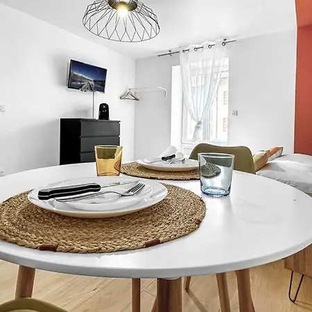 Cosy Equipe Proche De Geneve Daire
